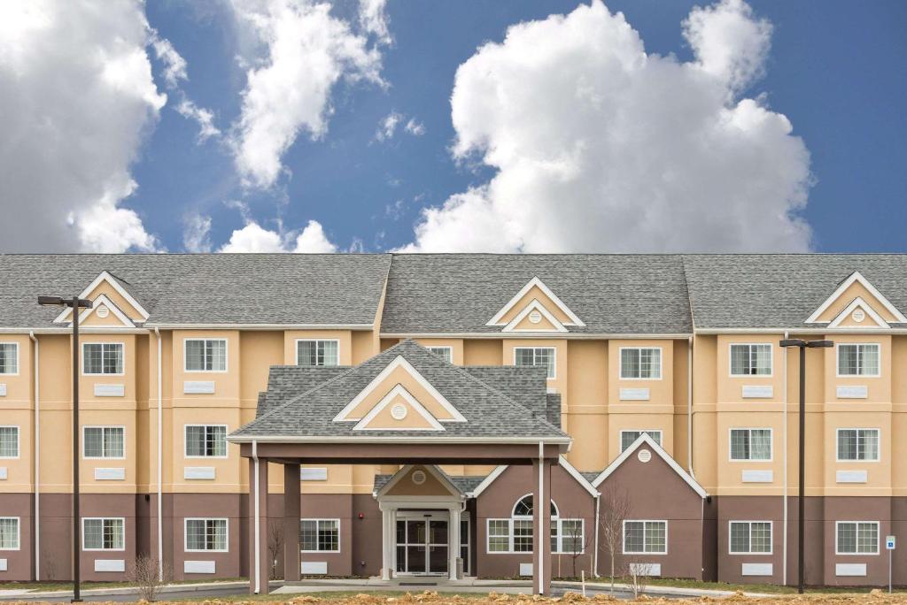 Microtel Inn & Suites by Wyndham Beaver Falls - main image