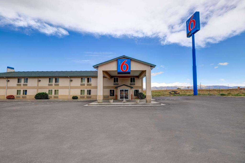 Motel 6-Beaver UT - image 2