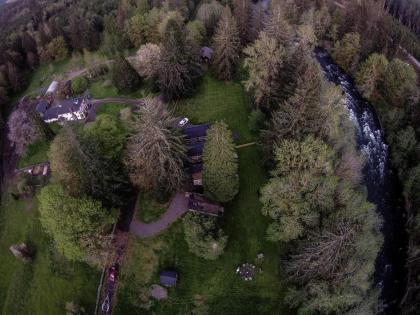 the Cabins at Beaver Creek Washington