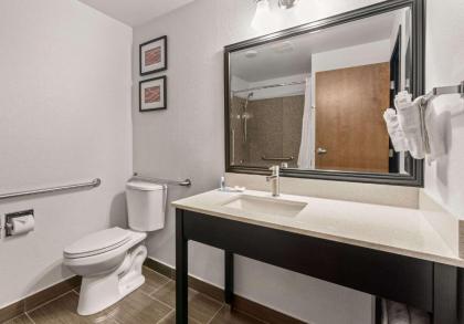 Comfort Inn & Suites Beaverton - Portland West - image 11