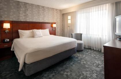 Courtyard by Marriott Portland Beaverton - image 2