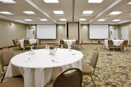 Holiday Inn Hotel & Suites Beckley an IHG Hotel - image 15