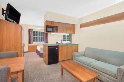 Microtel Inn & Suites Beckley East - image 9