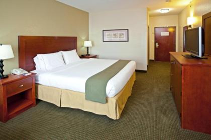 Holiday Inn Express Hotel & Suites Bedford an IHG Hotel - image 2