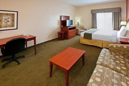 Holiday Inn Express Hotel & Suites Bedford an IHG Hotel - image 3