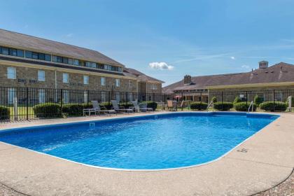 Quality Inn & Suites Bedford West - image 14