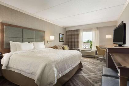 Hampton Inn & Suites by Hilton Manchester Bedford - image 3