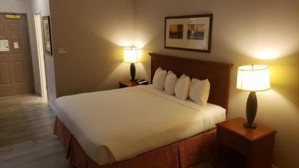 Country Inn & Suites by Radisson Manchester Airport NH - image 13