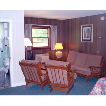 Hill-Brook Motel - image 2