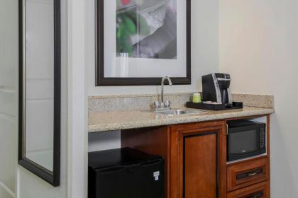 Hilton Garden Inn Chicago/Midway Airport - image 11