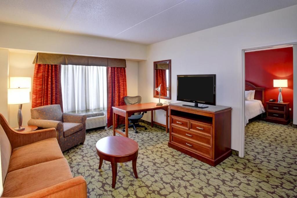 Hilton Garden Inn Chicago/Midway Airport - image 7