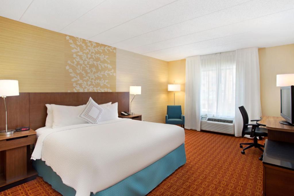 Fairfield Inn & Suites Chicago Midway Airport - image 7