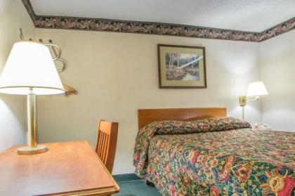 Rodeway Inn Bedford - image 3