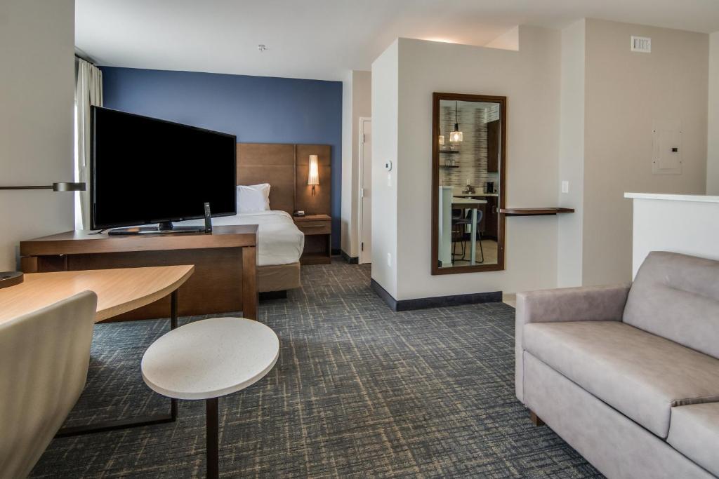 Residence Inn by Marriott Dallas DFW Airport West/Bedford - image 3