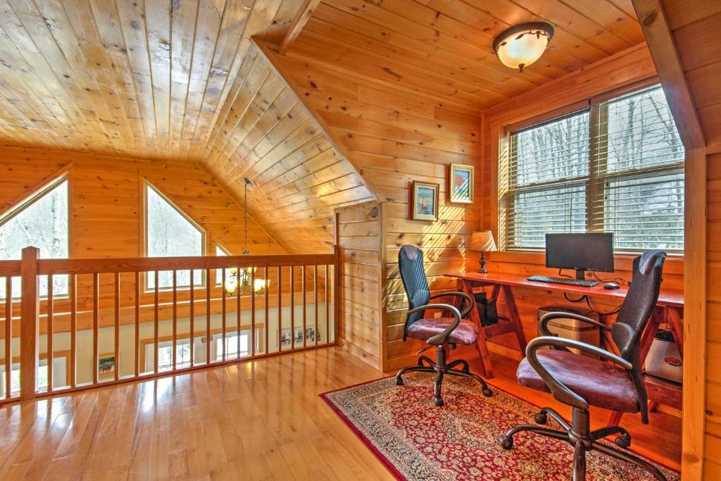 Deluxe Log Cabin with Pool Table 1 Mi to Hike and Ski - image 7