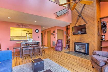 Pet-Friendly Beech Mtn Condo - Steps to the Slopes - image 11