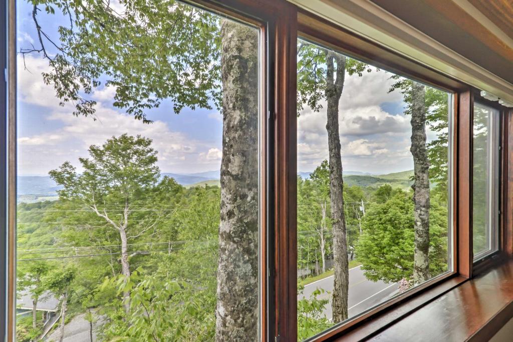 Updated Beech Mountain Condo with Mountain Views! - image 3