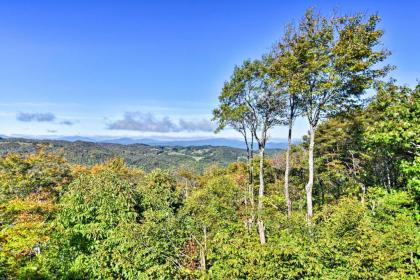 House of Views in Beech Mountain with Hot Tub Deck - image 9