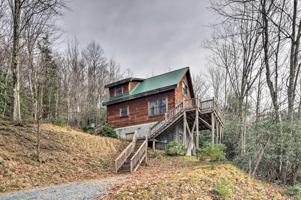 Beech Mountain Cabin with 180 Views - Near Hiking! - image 7