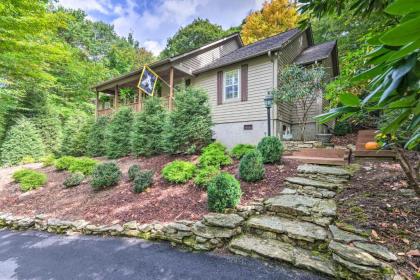 Stunning Beech Mountain Cabin with Porch and Hearth - image 12