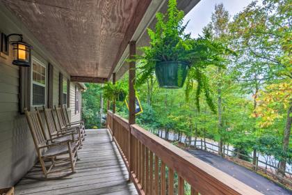 Stunning Beech Mountain Cabin with Porch and Hearth - image 15