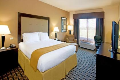 Holiday Inn Express and Suites Beeville an IHG Hotel - image 5