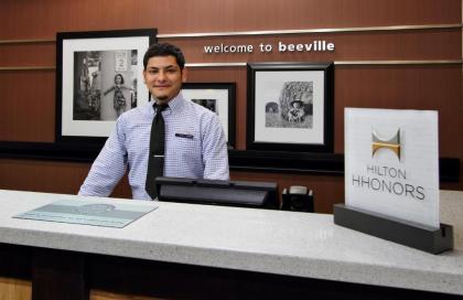 Hampton Inn Beeville - image 14