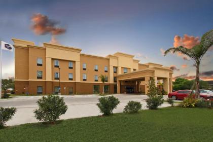 Hampton Inn Beeville - image 3