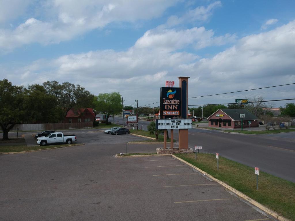 Executive Inn & Suites Beeville - image 6