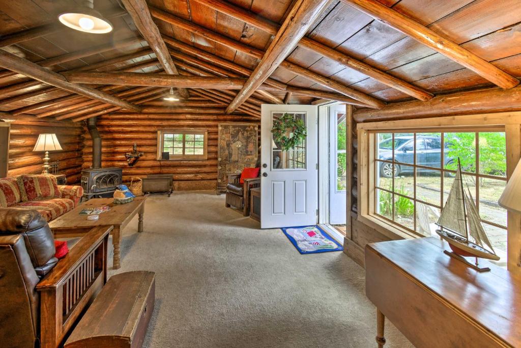 Historic Belfair Cabin on the Hood Canal! - image 6