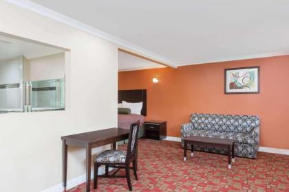 Travelodge Inn & Suites by Wyndham Bell Los Angeles Area - image 5