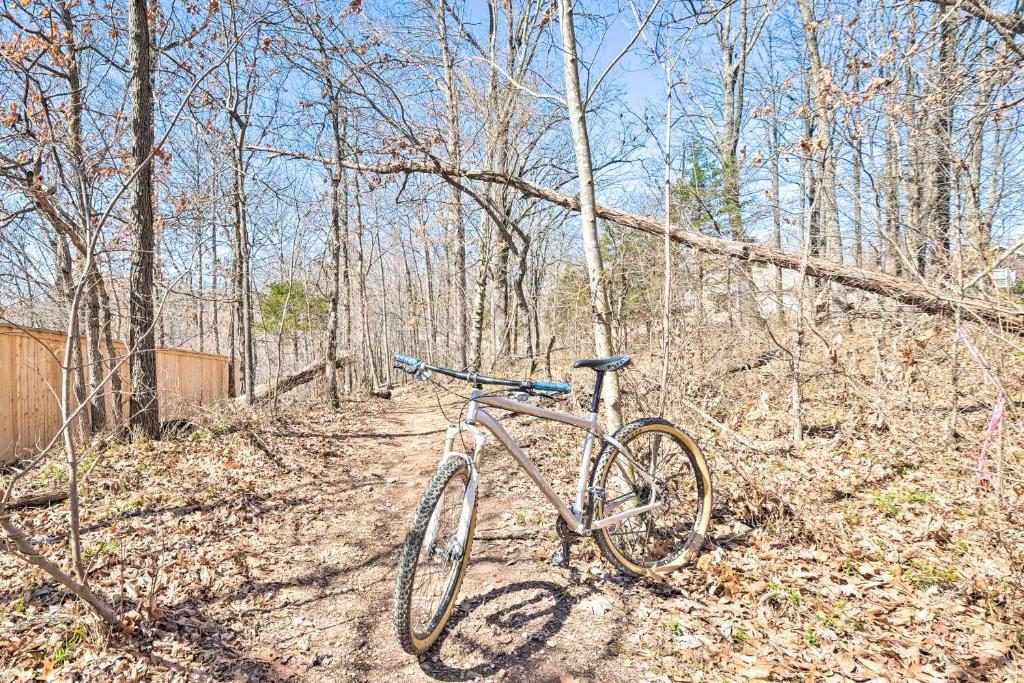 Modern Home with Deck Bike to Back 40 Access! - image 5