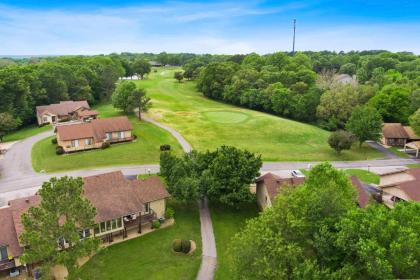 The Birdie - ON Golf Course - Half mile to Back 40 Trails - image 4