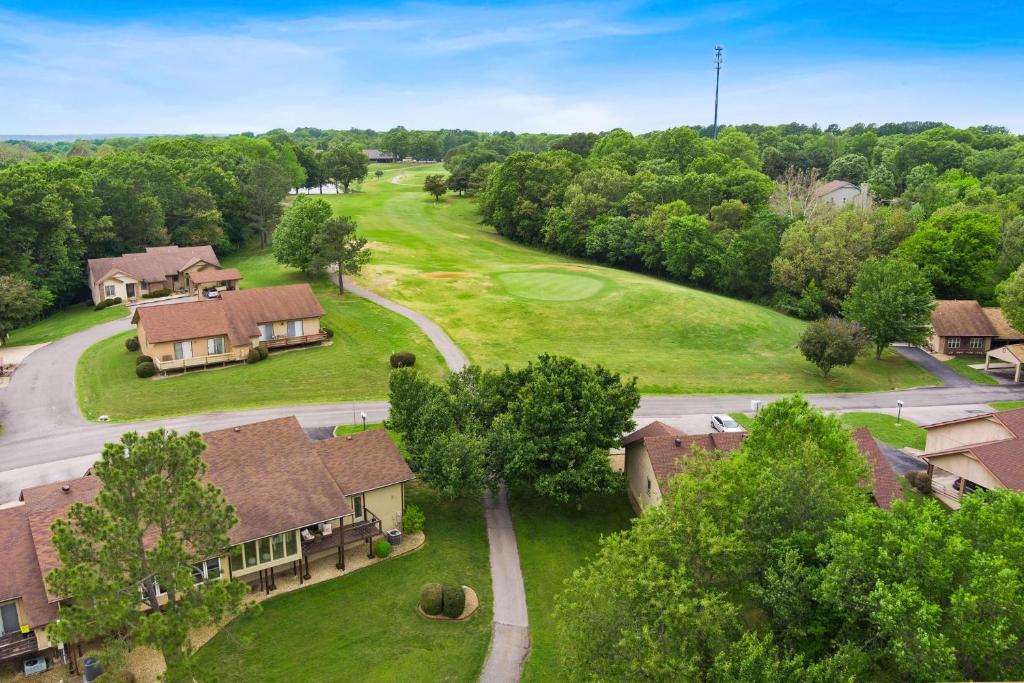 The Birdie - ON Golf Course - Half mile to Back 40 Trails - image 4