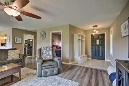 Bella Vista Townhome with Deck on Golf Course! - image 6