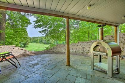 Golf Course Bellaire Home with Hot Tub and BBQ! - image 11