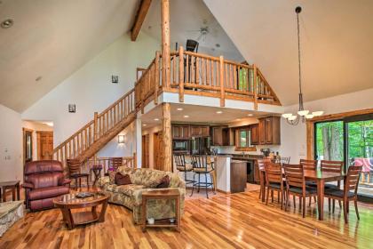 Golf Course Bellaire Home with Hot Tub and BBQ! - image 13