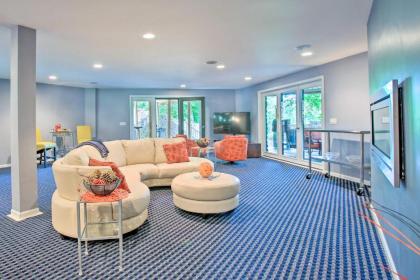 Golf Course Bellaire Home with Hot Tub and BBQ! - image 14