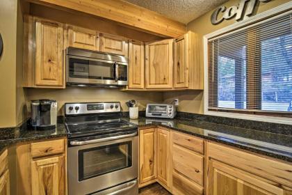 Cozy Bellaire Condo 500 Ft to Summit Village! - image 6