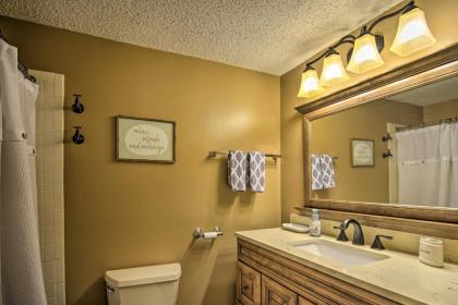 Cozy Bellaire Condo 500 Ft to Summit Village! - image 8