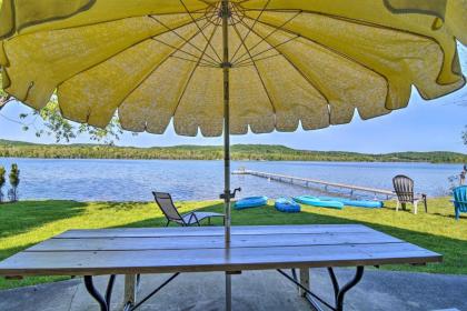 Family-Friendly Lakefront Getaway with Kayaks! - image 13