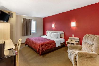 Econo Lodge Belle Fourche - image 13