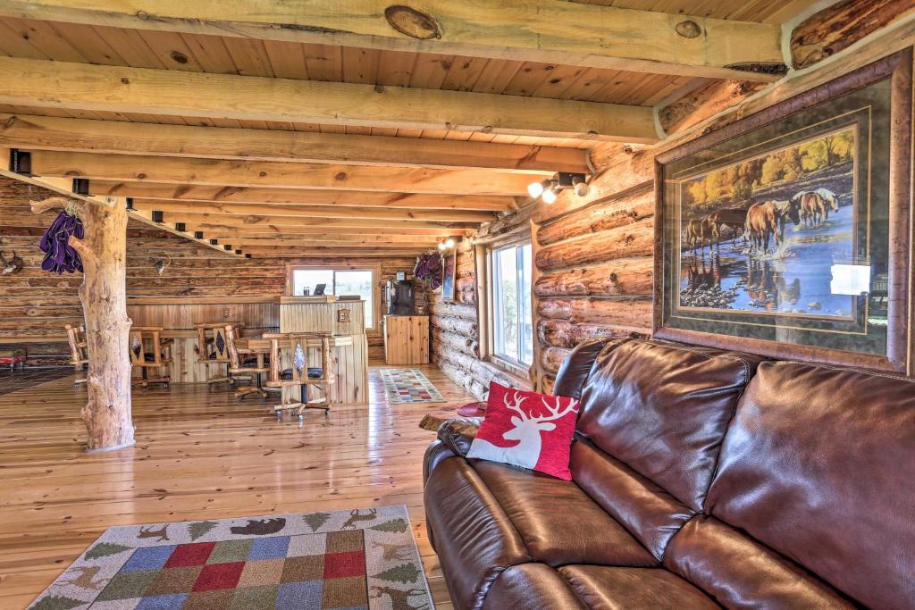 Custom Belle Fourche Cabin Great for Large Groups - image 4