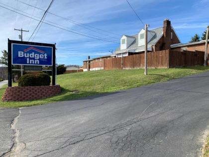 Budget Inn - image 1