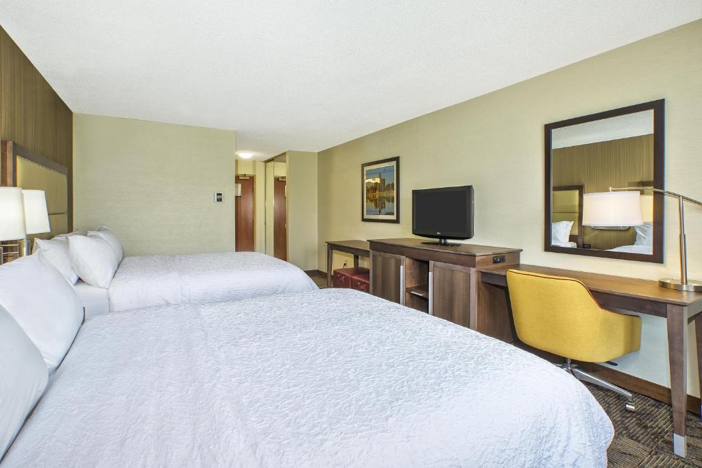 Hampton Inn Detroit/Belleville-Airport Area - image 2