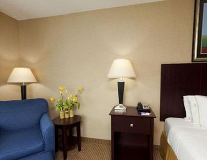 Holiday Inn Express Hotel & Suites Cincinnati Southeast Newport an IHG Hotel - image 14