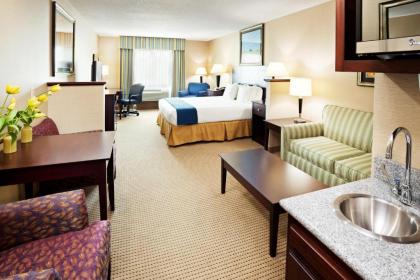 Holiday Inn Express Hotel & Suites Cincinnati Southeast Newport an IHG Hotel - image 4