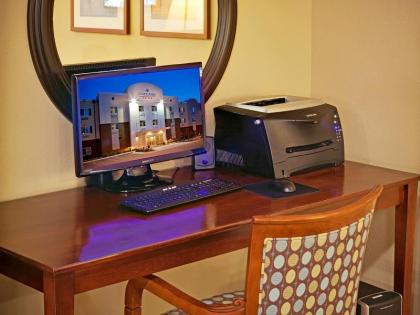 Candlewood Suites Bellevue - image 10