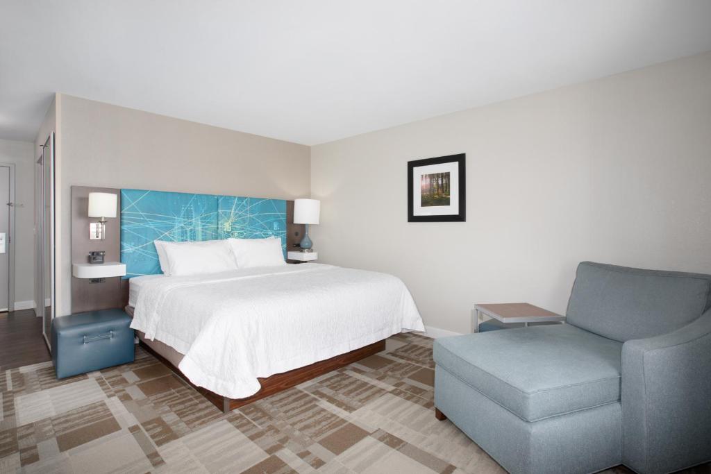 Hampton Inn Bellevue - image 7