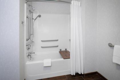 Hampton Inn Bellevue - image 8